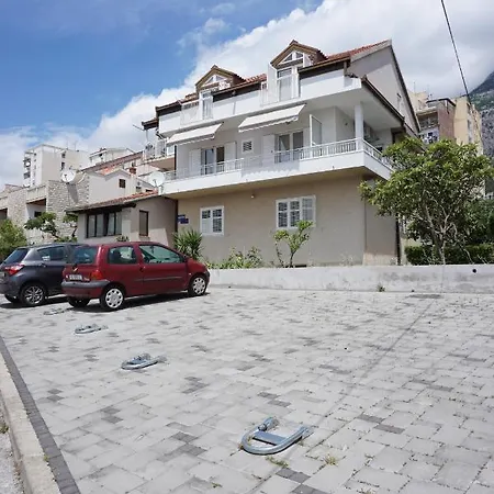 Franzeta Appartement *