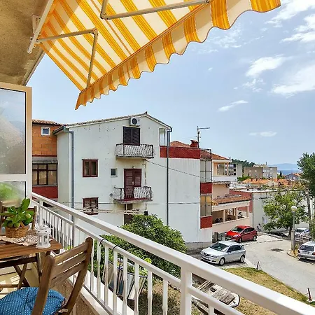 Apartment Franzeta *